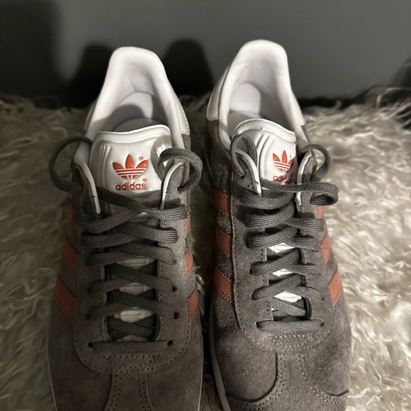 Adidas Originals Gazelle Gray and Pink Suede - Picture 4 of 7